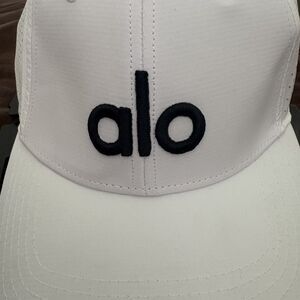 Alo Yoga White Trucker Hat Black embroidered logo adjustable mesh back NWOT